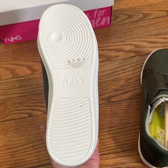 Ryka Vibe Knit Slip On Wedge Sneaker‎ Alpine Green size 10M NWT - Picture 7 of 9